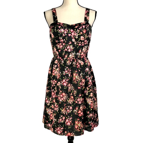 LC Lauren Conrad Dresses & Skirts - LC Lauren Conrad Black & Pink Floral Dress